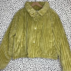 urban outfitters | green cropped fluffy jacket